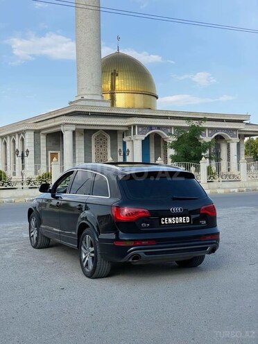 Audi Q7-9