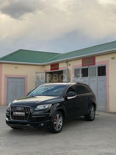 Audi Q7-11