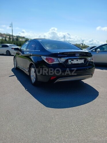 Hyundai Sonata-12