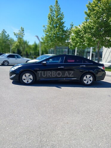 Hyundai Sonata-8