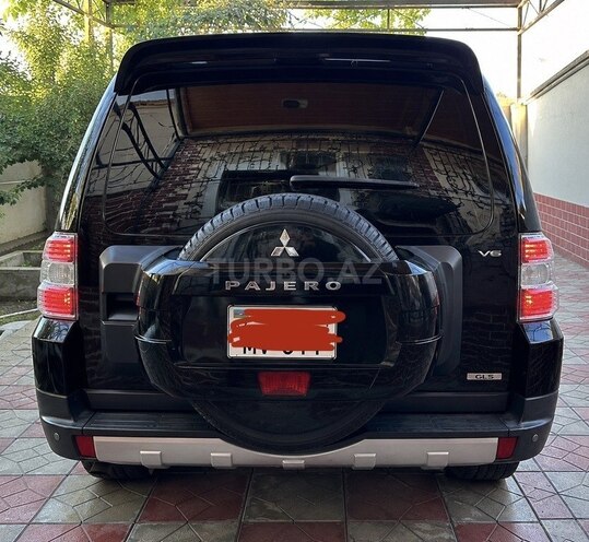 Mitsubishi Pajero-10