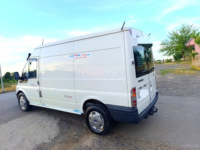 Ford Transit-8