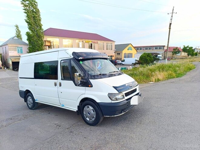 Ford Transit-5