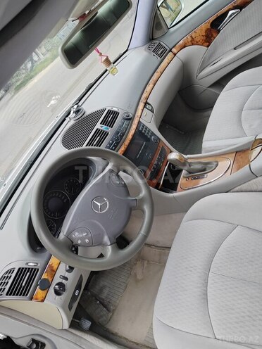 Mercedes E 240-3
