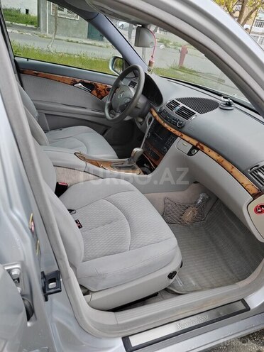 Mercedes E 240-7
