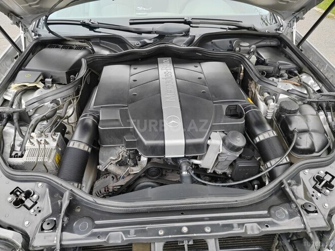 Mercedes E 240-11