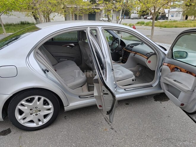 Mercedes E 240-9