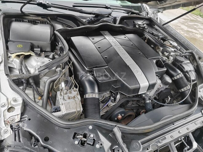 Mercedes E 240-16