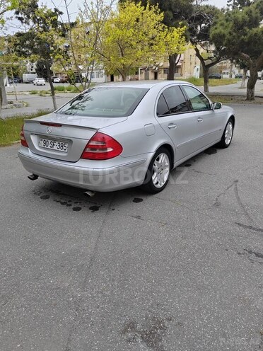 Mercedes E 240-13