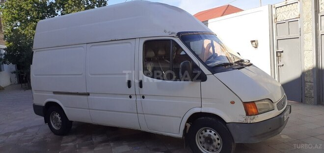 Ford Transit-3