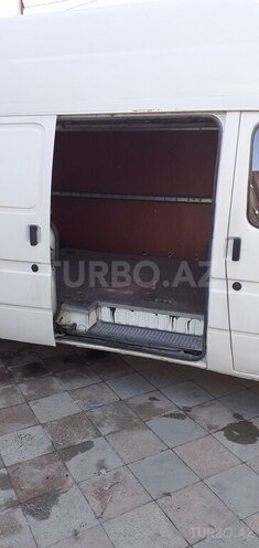 Ford Transit-8