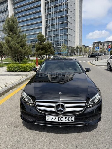 Mercedes E 220 d-1