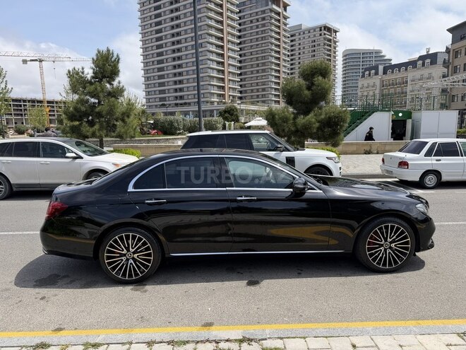 Mercedes E 220 d-3