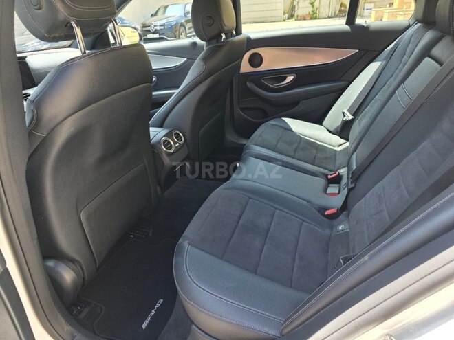Mercedes E 200-13