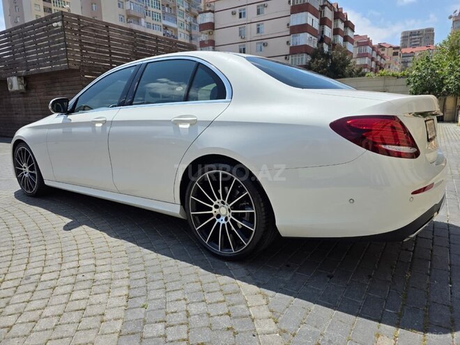Mercedes E 200-5