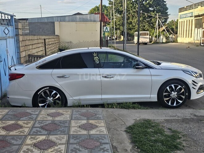 Hyundai Sonata-4