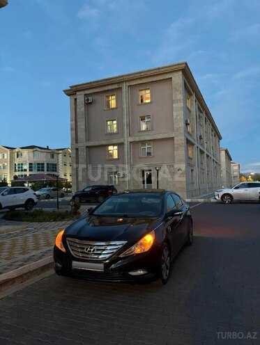 Hyundai Sonata-1
