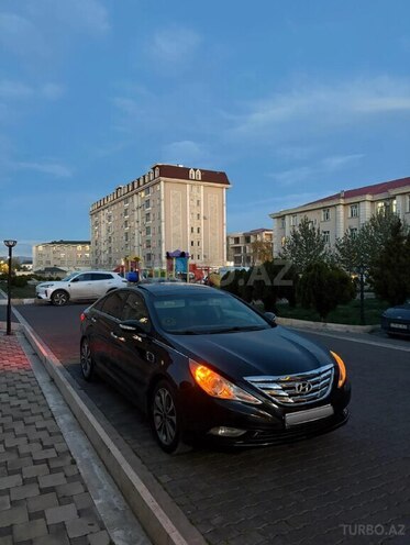 Hyundai Sonata-2
