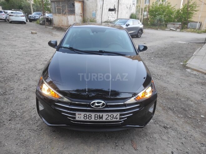 Hyundai Elantra-1