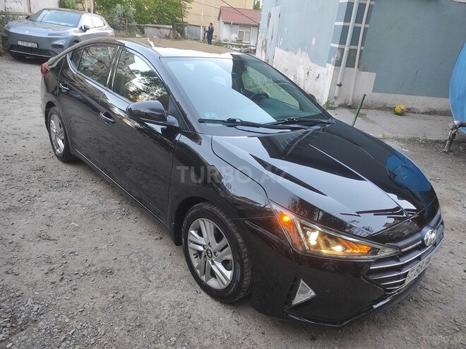 Hyundai Elantra-3