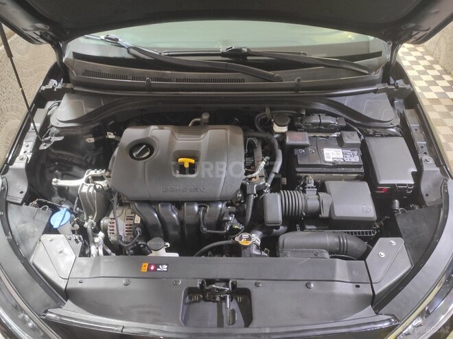 Hyundai Elantra-6