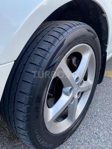 Hyundai Sonata-15