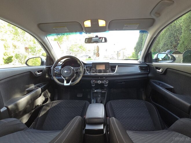 Kia Rio-12