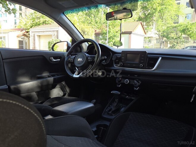 Kia Rio-13