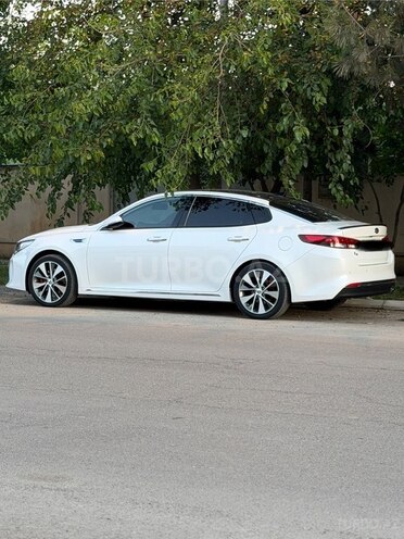 Kia K5-4