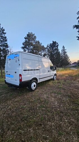 Ford Transit-6