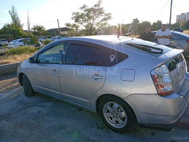 Toyota Prius-3