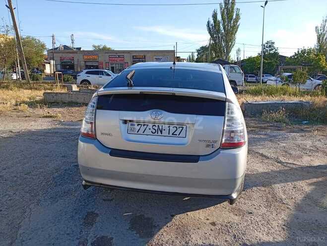 Toyota Prius-2