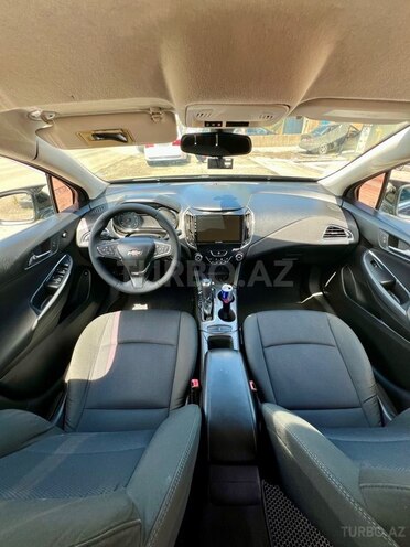 Chevrolet Cruze-13