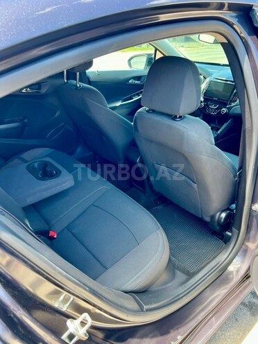 Chevrolet Cruze-11