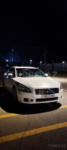 Nissan Maxima-1