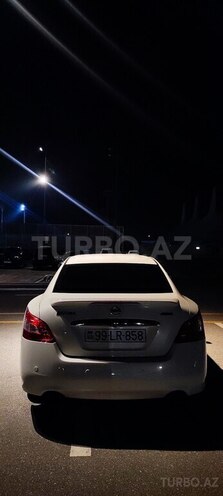 Nissan Maxima-5
