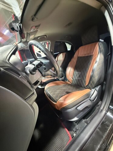 Kia Rio-13