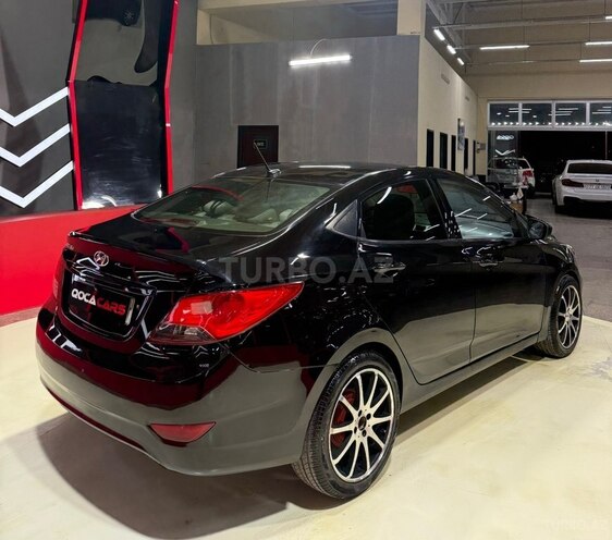 Hyundai Accent-8