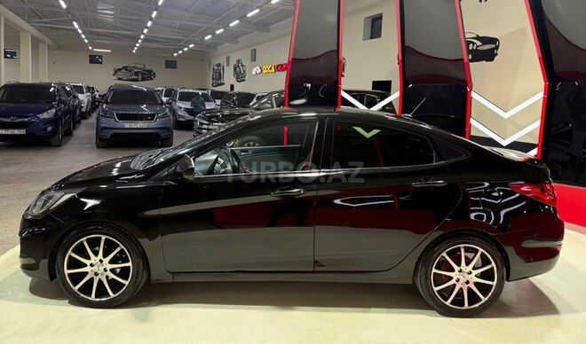 Hyundai Accent-6