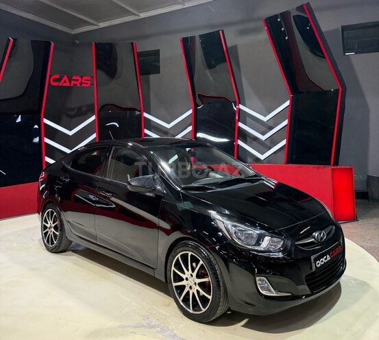Hyundai Accent-2