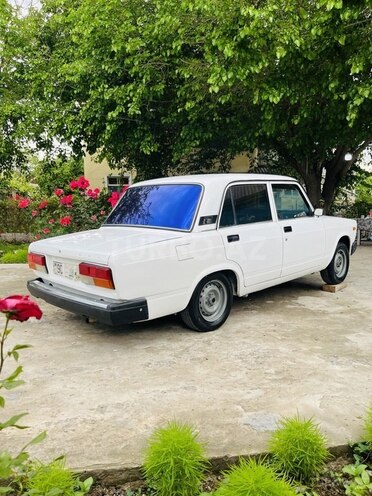 LADA (VAZ) 2107-2