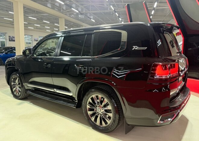 Toyota Land Cruiser-6
