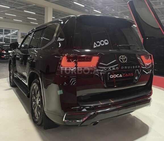 Toyota Land Cruiser-8