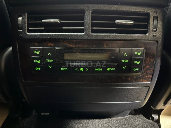 Toyota Land Cruiser-19