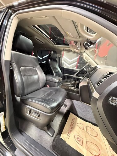 Toyota Land Cruiser-13