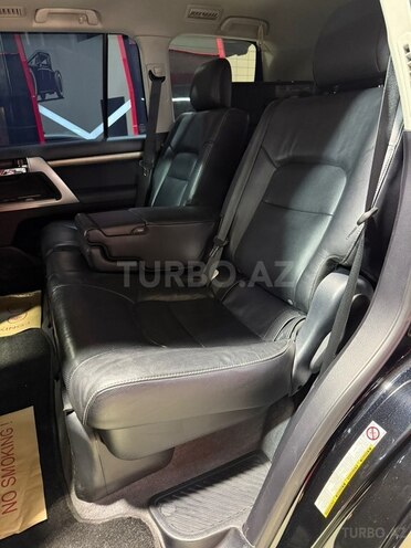 Toyota Land Cruiser-17