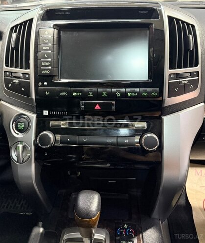 Toyota Land Cruiser-20