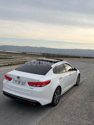Kia K5-4