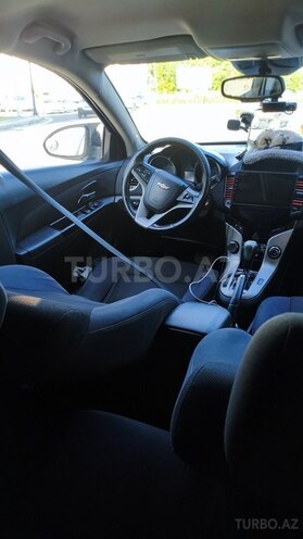 Chevrolet Cruze-11