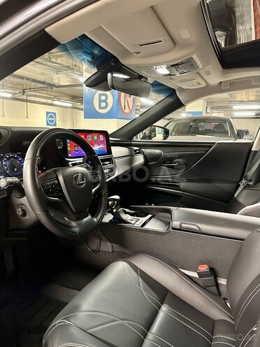 Lexus ES 300h-8